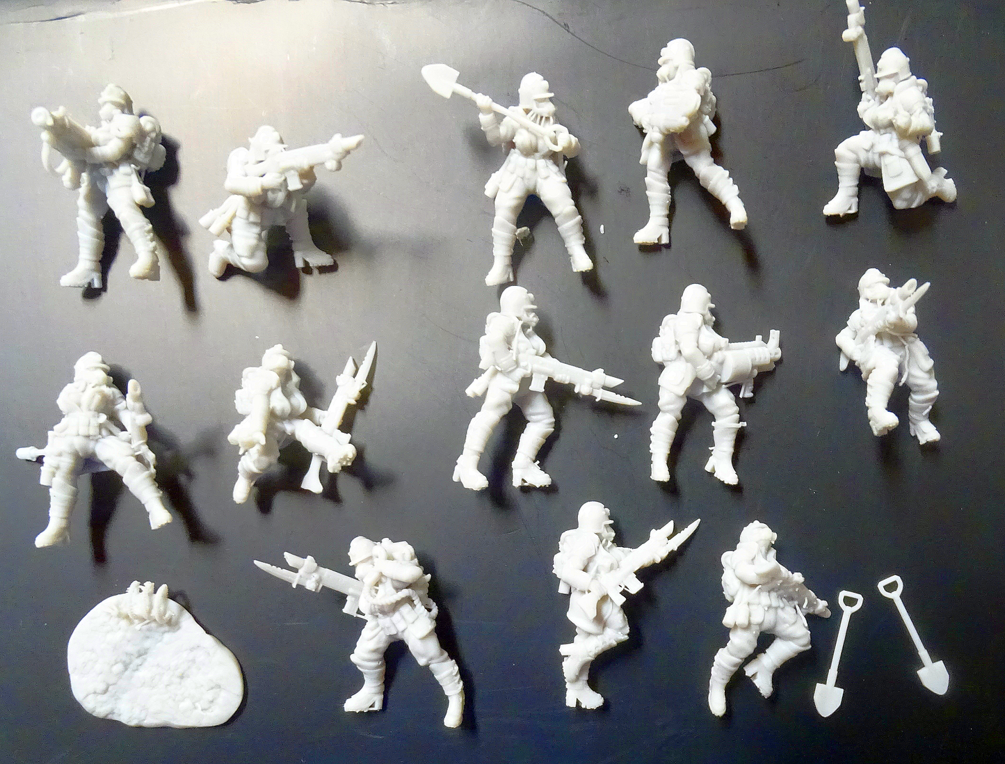 Cult of Death pinup Squad with Pants ( 11 Miniaturen )