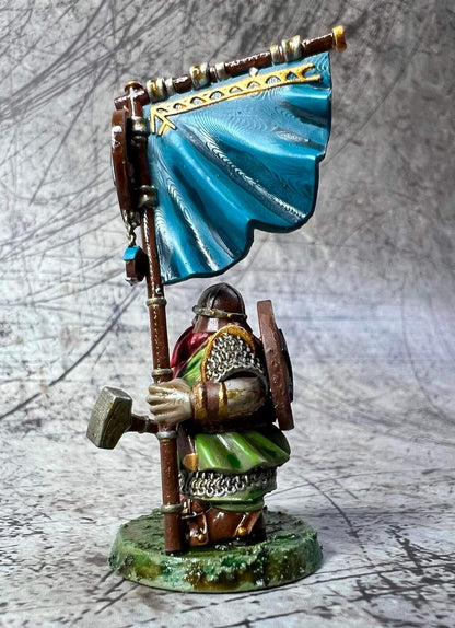 Dwarf Warrior Bannerträger
